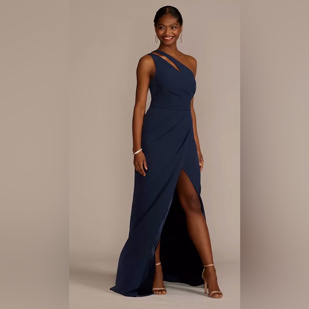 Elegant Navy Blue One-Shoulder gown